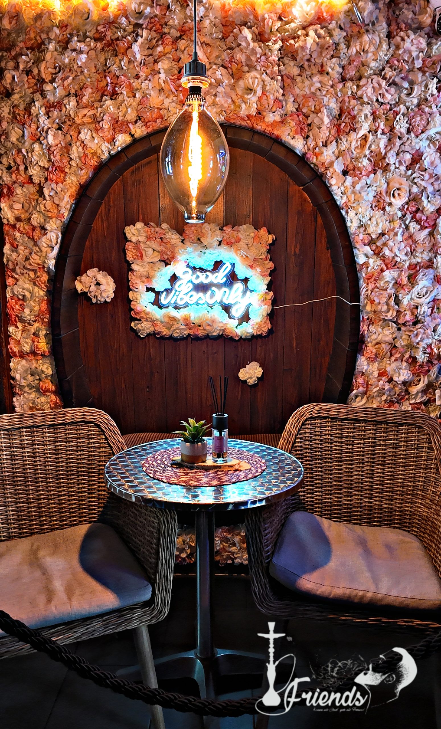 Picsart_24-08-27_18-06-57-567